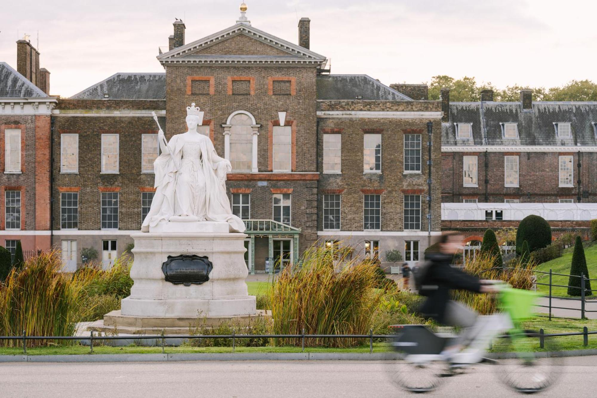 Отель Sonder Kensington Gardens Лондон Экстерьер фото